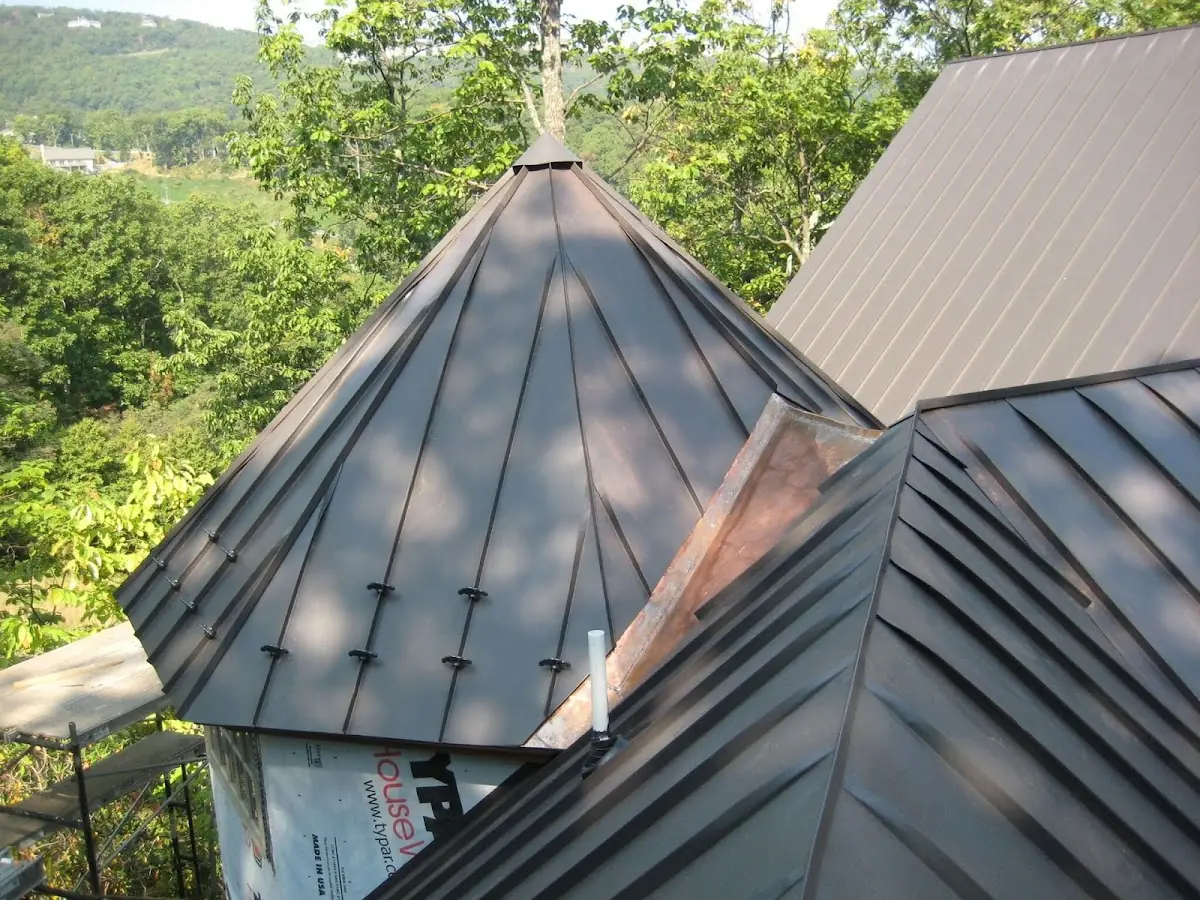 Professional Roof Tarp Installation by Craftsman Roofing in Cassville
